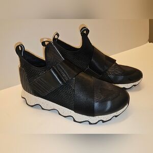 Sorel Kinetic Stylish Black And White Womens Sneakers